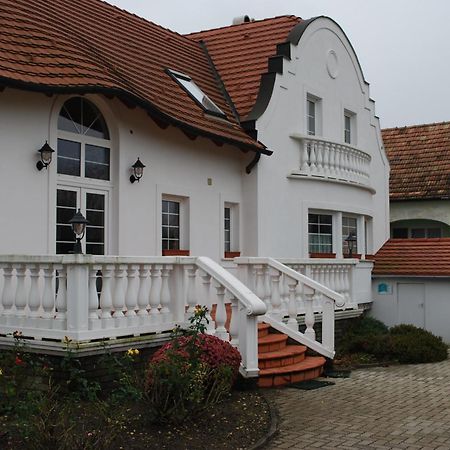 Villa Rozália Vendégház à Sarrod Extérieur photo