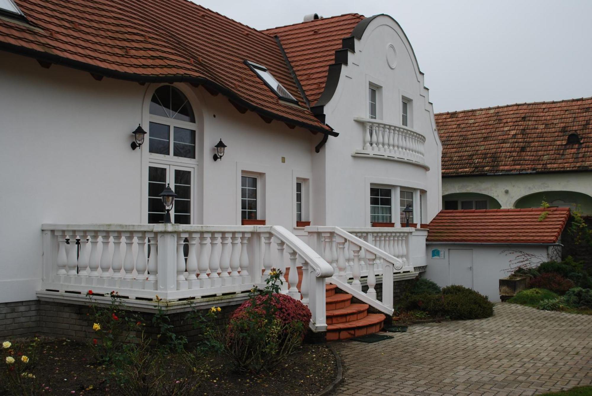 Villa Rozália Vendégház à Sarrod Extérieur photo