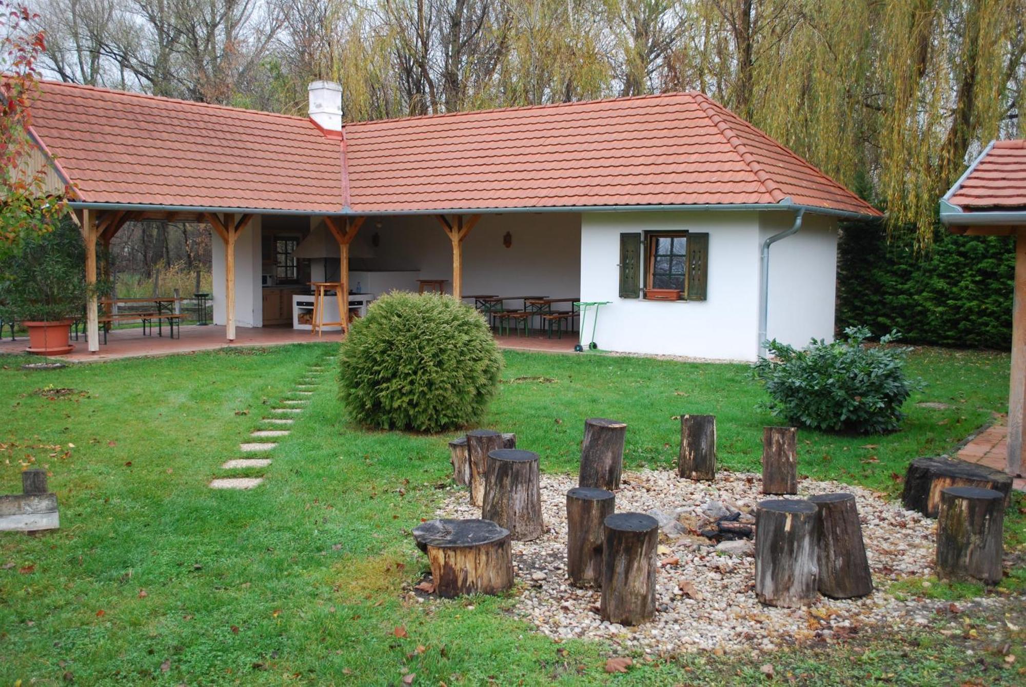 Villa Rozália Vendégház à Sarrod Extérieur photo